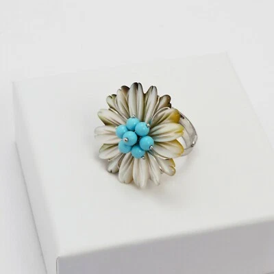 ANELLO IN ARGENTO 925 CON FIORE DI MADREPERLA E PASTA DI TURCHESE AGNK 061 - Immagine 1 di 3