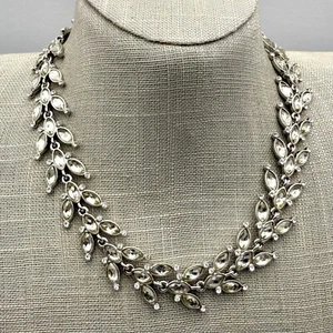 1928 Necklace Womens Gold Tone Vine Leaf Crystal Collar Elegant Classy 15 Inch - Picture 1 of 8