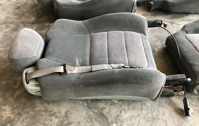 Cojín de asiento con reposacabezas cabina extendida 2001-2004 Ford F250 F350 lado del pasajero superior Foto 1 de 4