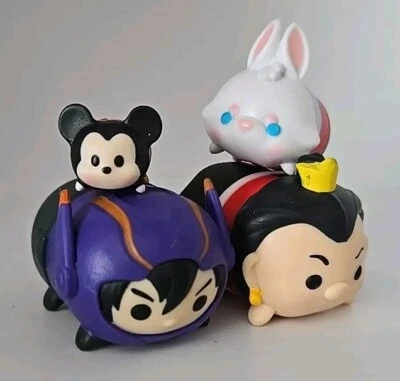 Lote de mini figuras de vinilo Disney Tsum Tsum. White Rabbit, Queen of, Hiro y Mickey Foto 1 de 4