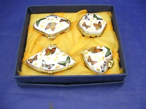 BOXED SET OF 4 PORCELAIN PILL BOXES BUTTERFLY DECORATION GOLDTONE RIM & CLOSURE - Picture 1 of 11