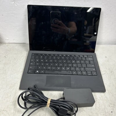 Microsoft Surface Pro 3, Core i5-4300U, 4GB RAM 128GB SSD Laptop Tablet - Image 1 of 4