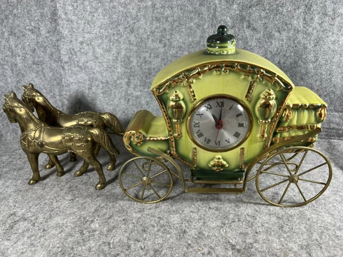Vtg oxford metal spinning company desk clock ceramic carriage and metal horses Cover