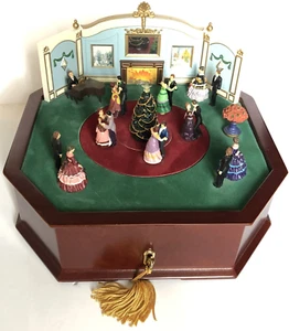 2005 Vintage Mr Christmas Holiday Ballroom Lights Dancing Action Decor READ - Picture 1 of 14