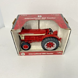 ERTL INTERNATIONAL FARMALL 560 WF 2001 RED POWER ROUND-UP IOWA STICKER 1/16 NIB - Picture 1 of 10