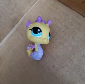 100% AUTHENTIC Littlest Pet Shop Lot Yellow Seahorse  - Picture 1 of 4