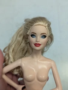 Barbie Signature 2021 Holiday Puppe GXL21 blonde Haare nude Model Muse Körper - Bild 1 von 10