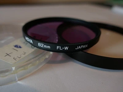 Hoya 62mm FL-W screw-on filter - Image 1 of 2
