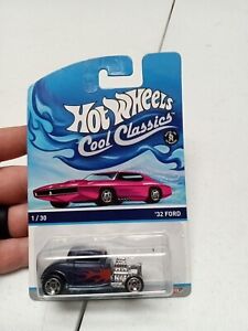 Hot Wheels COOL CLASSICS SERIES 32 FORD 1 of 30 SPECTRAFROST