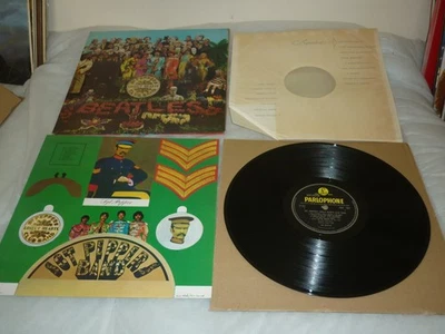 BEATLES Sgt PEPPERS LONELY HEARTS CLUB BAND ORIG UK MONO LP  VG+INSERT  PMC 7027 - Image 1 of 4