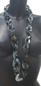 Long necklace plastic rings cashmere patterns Excellent condition - Picture 1 of 3