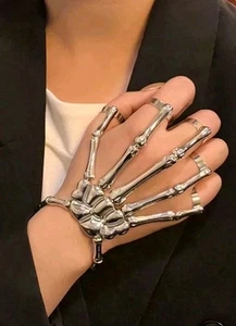 Skeleton Bone Five Finger Ring Bracelet Silver Expandable Gothic Halloween Biker - Picture 1 of 8