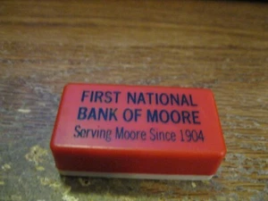 Clicker publicitario vintage First National Bank of Moore - Imagen 1 de 2