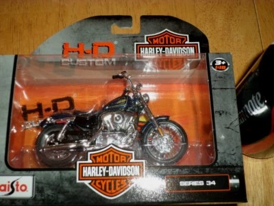 HARLEY-DAVIDSON MOTOR CYCLES [ H-D CUSTOM SERIES 34 ] MAISTO PLASTIC TOY, 1:18  - Image 1 of 4