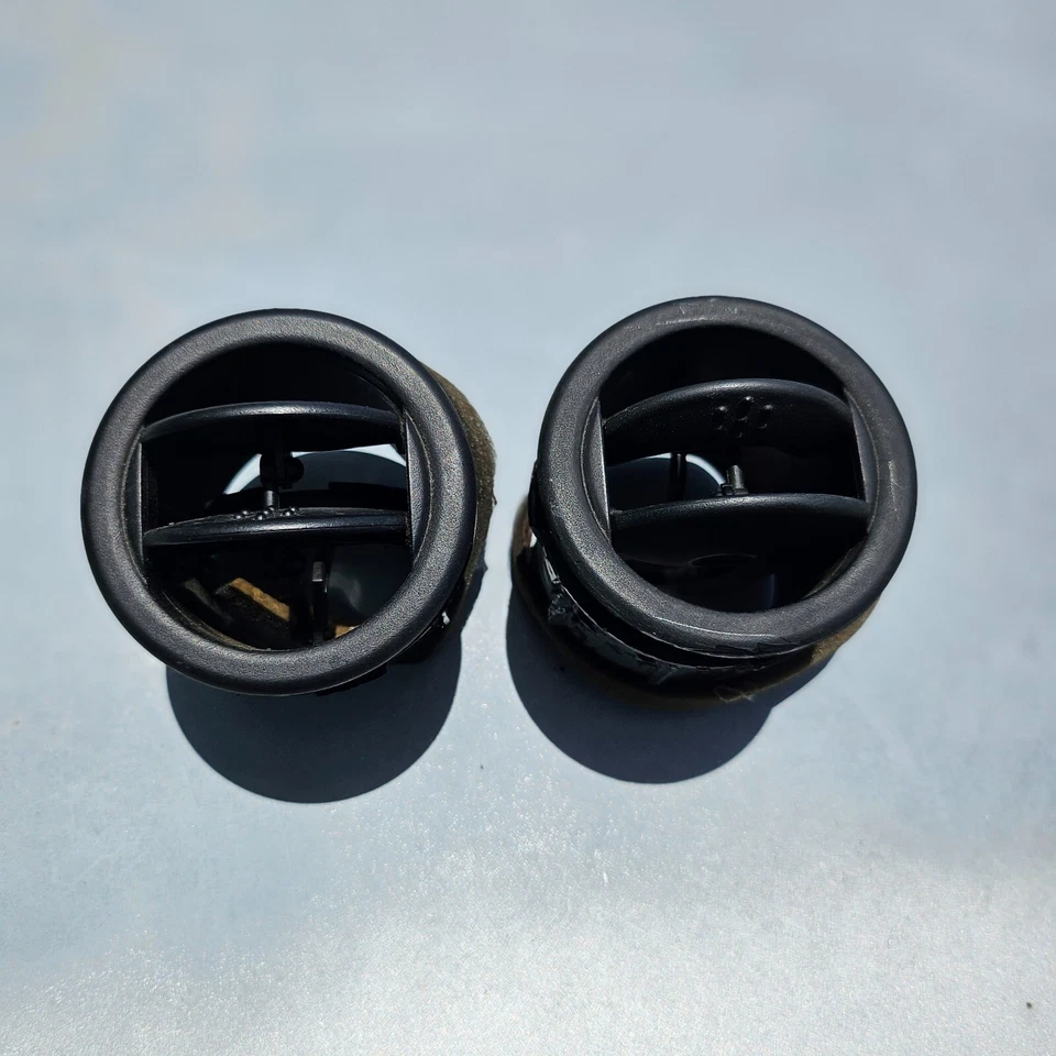 MITSUBISHI ECLIPSE DASH  CENTER AIR VENTS  2000-2005 - Imagem 1 de 1