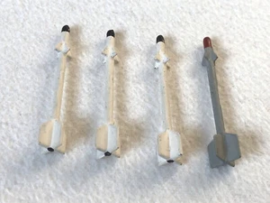 4 rakiety do modelarstwa samolotów - tworzywo sztuczne, długość 4 cm, białe, szare - Zdjęcie 1 z 2