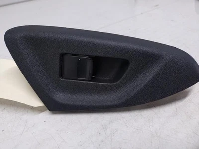 Interrupteur de leve vitre avant droit PEUGEOT 108 B000954680 - Photo 1/3