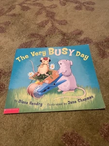 The Very Busy Day Animal Picture Book Scholastic Kids English Paperback Good - Picture 1 of 2
