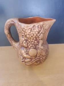 VINTAGE BROWN / SAND STONEWARE / POTTERY JUG / WINE FIGURES & GRAPES 17cm TALL - Picture 1 of 4