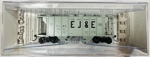 KADEE HO - 8334 - PS2 Covered 2 Bay Hopper - Elgin Joliet & Eastern RR - As New - Picture 1 of 7