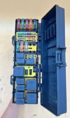 Caja de fusibles de motor Mercury Mountaineer Ford Explorer 1999-2001 5,0 L OEM 402487 Foto 1 de 4