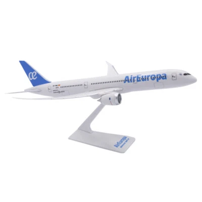 Air Europa Collectable Scale Model Boeing 787-9 Dreamliner B-787 Airplane - Image 1 of 2