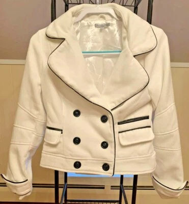 Chaquetón Charlotte Russe blanco negro talla M Foto 1 de 4