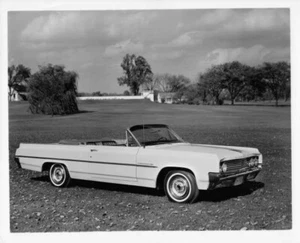 1963 Oldsmobile Dynamic 88 Convertible Coupe Press Photo and Release 0066 - Picture 1 of 2