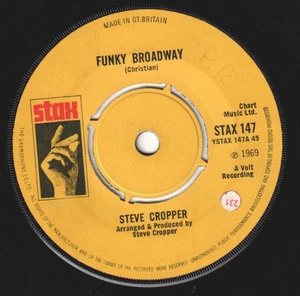 Steve Cropper Funky Broadway 7" vinyl UK Stax 1970 4 prong label design - has - Picture 1 of 2