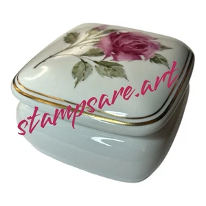 Caja de baratijas musicales de porcelana vintage 1987 Avon "Love Sweet Love"  - Imagen 1 de 6