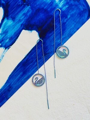 Brincos perfurados Swarovski Pop Swan redondos cristais roxo lilás revestimento PVD, ela - Imagem 1 de 4