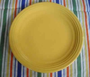 Plato Fiesta AMARILLO 7 1/4" Vintage ~ - Imagen 1 de 3