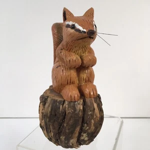 Vintage Hand Carved And Painted Chipmunk On Wood Folk Art Signed 1999 - Picture 1 of 5