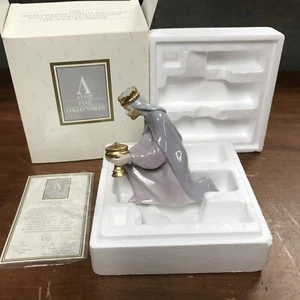 Avon Bethlehem Nativity Glazed Porcelain The Magi: Balthasar White Box - Picture 1 of 11