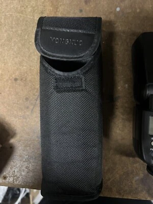 YONGNUO Speedlite YN-560-III Shoe Mount Flash for Canon. For Parts Only - Image 1 of 4