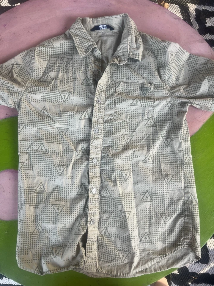 Camisa Guess para niños Foto 1 de 4