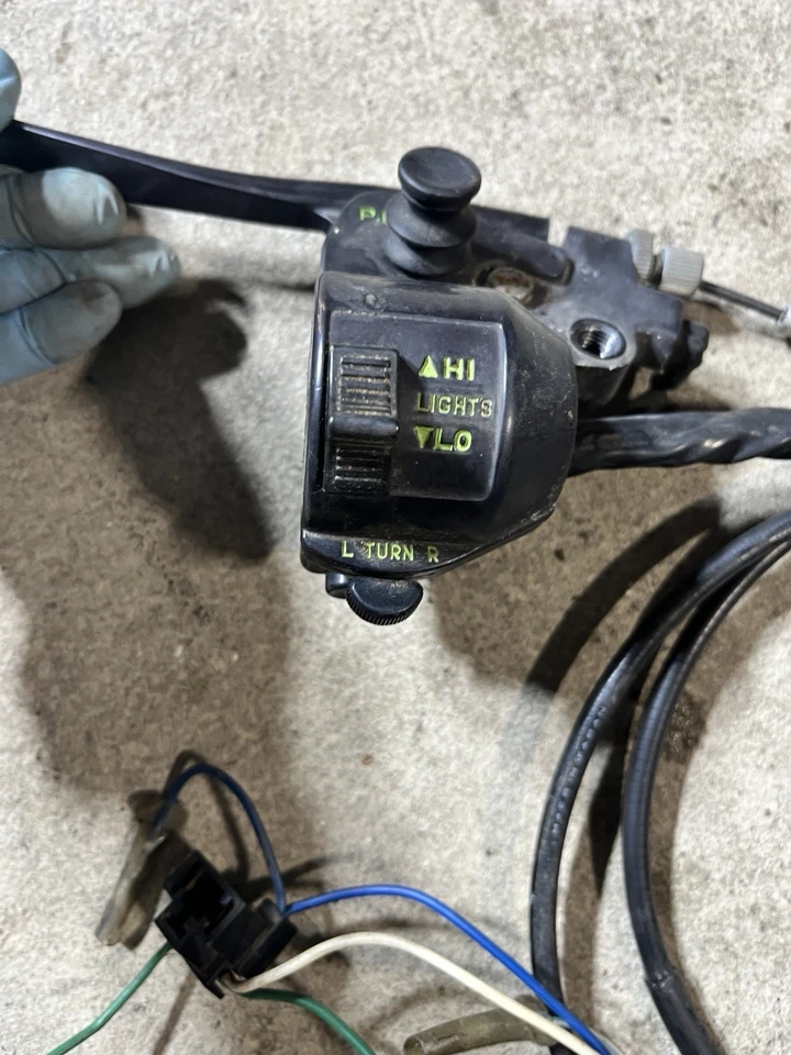 1979 79-81 Honda CM400A controles hondamáticos freio sinais altos baixos L&R - Imagem 1 de 4