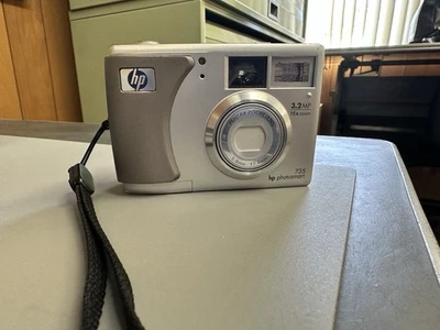 HP Photosmart 735 Digital Camera + Dock + HP Photosmart Printer Bundle - Image 1 of 4