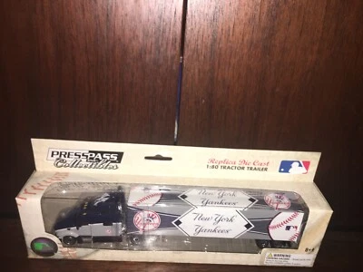 2010 NEW YORK YANKEES PETERBILT TRAILER /PRESS PASS COLLECTIBLES - Image 1 of 4