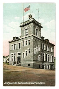 Postcard Eastport Custom House and Post Office Maine American Flag - Imagen 1 de 2