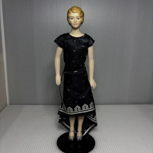 Vintage 1989 Avon Ceramic Doll Source of Fine Collectibles 1920's Girl 9" tall - Picture 1 of 6