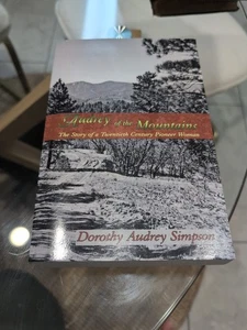 Audrey of the Mountains von Dorothy Simpson signiert 2008 - Bild 1 von 8