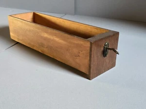 Antike oder Vintage Schublade mit funktionierendem Schloss und Schlüssel - Bild 1 von 12