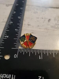 BANDERAS CRUZADAS de colección de las Girl Scouts raro pin retroceso LQ - Imagen 1 de 4