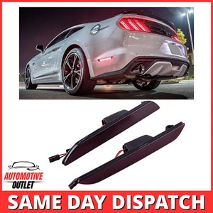 PARAGOLPES TRASERO REFLECTOR LED LUZ LATERAL LENTE NEGRA PARA FORD MUSTANG MK6 GT - Imagen 1 de 13