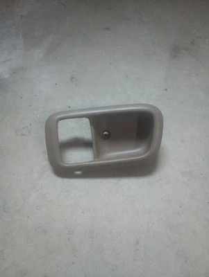 2000-2006 Toyota Tundra Inner Door Handle Trim Front Left Tan 69278-0C010 Foto 1 de 4
