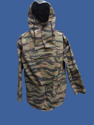 VINTAGE TIGER STRIPE CAMOUFLAGE ANORAK HOODED HUNTING JACKET PULLOVER USA MADE - Image 1 of 4