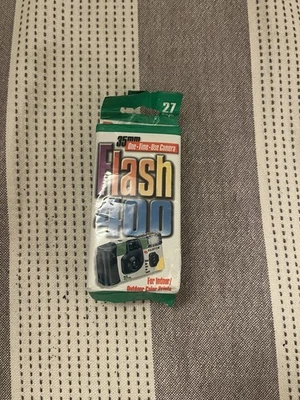 Fujifilm Quicksnap Flash 400 Camera 35mm Disposable Camera One Time Use EXPIRED - Image 1 of 4