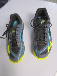 hellgraue Sneakers von Nike mit Schnürung, Gr. 33, guter Zustand - Bild 1 von 4