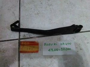 LEVA PEDALE FRENO POSTERIORE SUZUKI DR 400 S - 43110 37200 - Foto 1 di 4